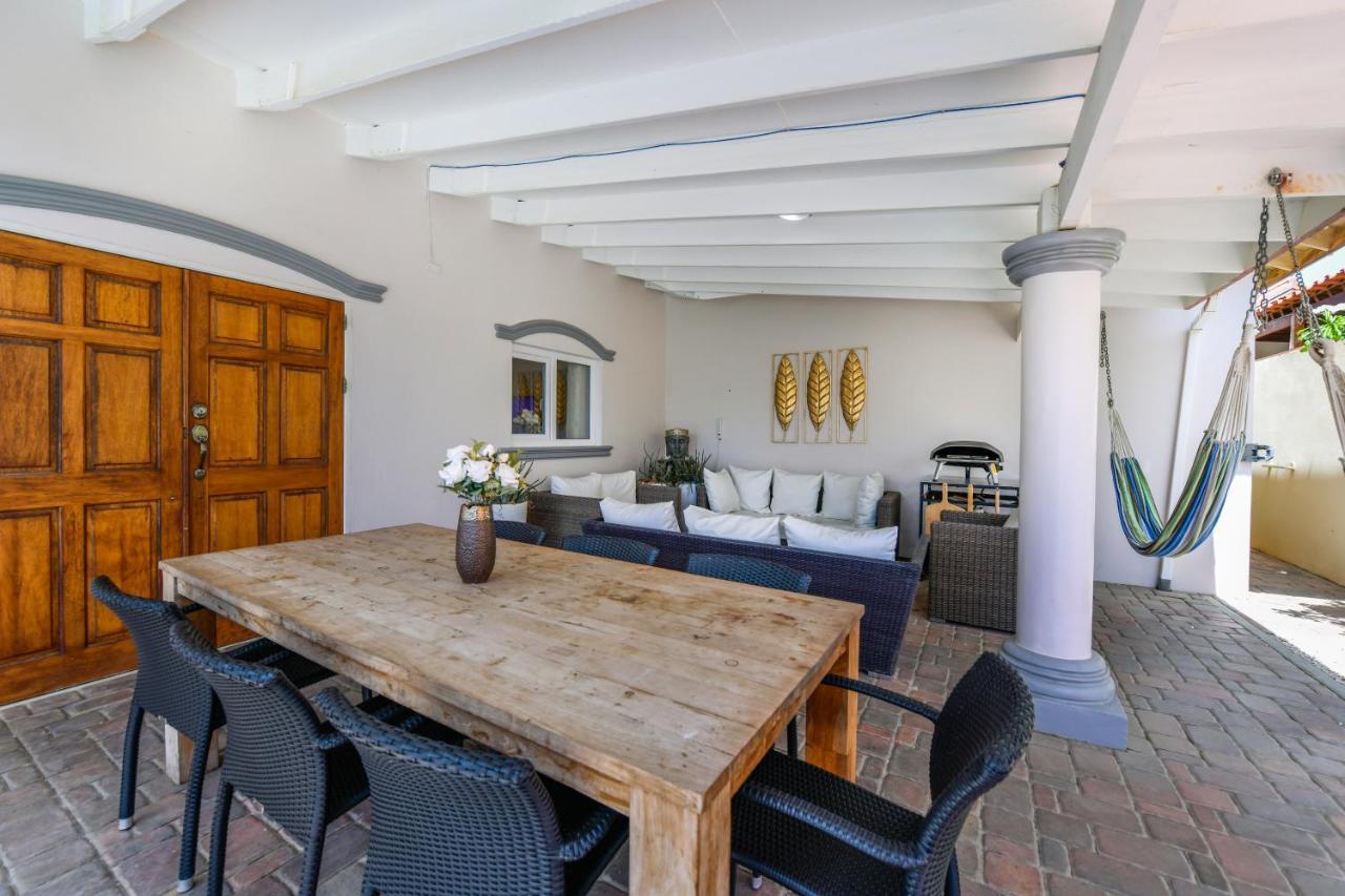Villa Swiss Paradise With Private Pool Палм Бийч Екстериор снимка