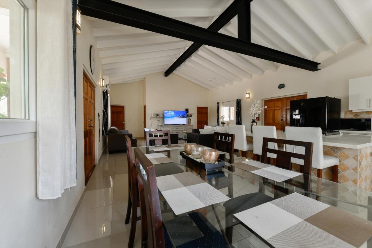 Villa Swiss Paradise With Private Pool Палм Бийч Екстериор снимка