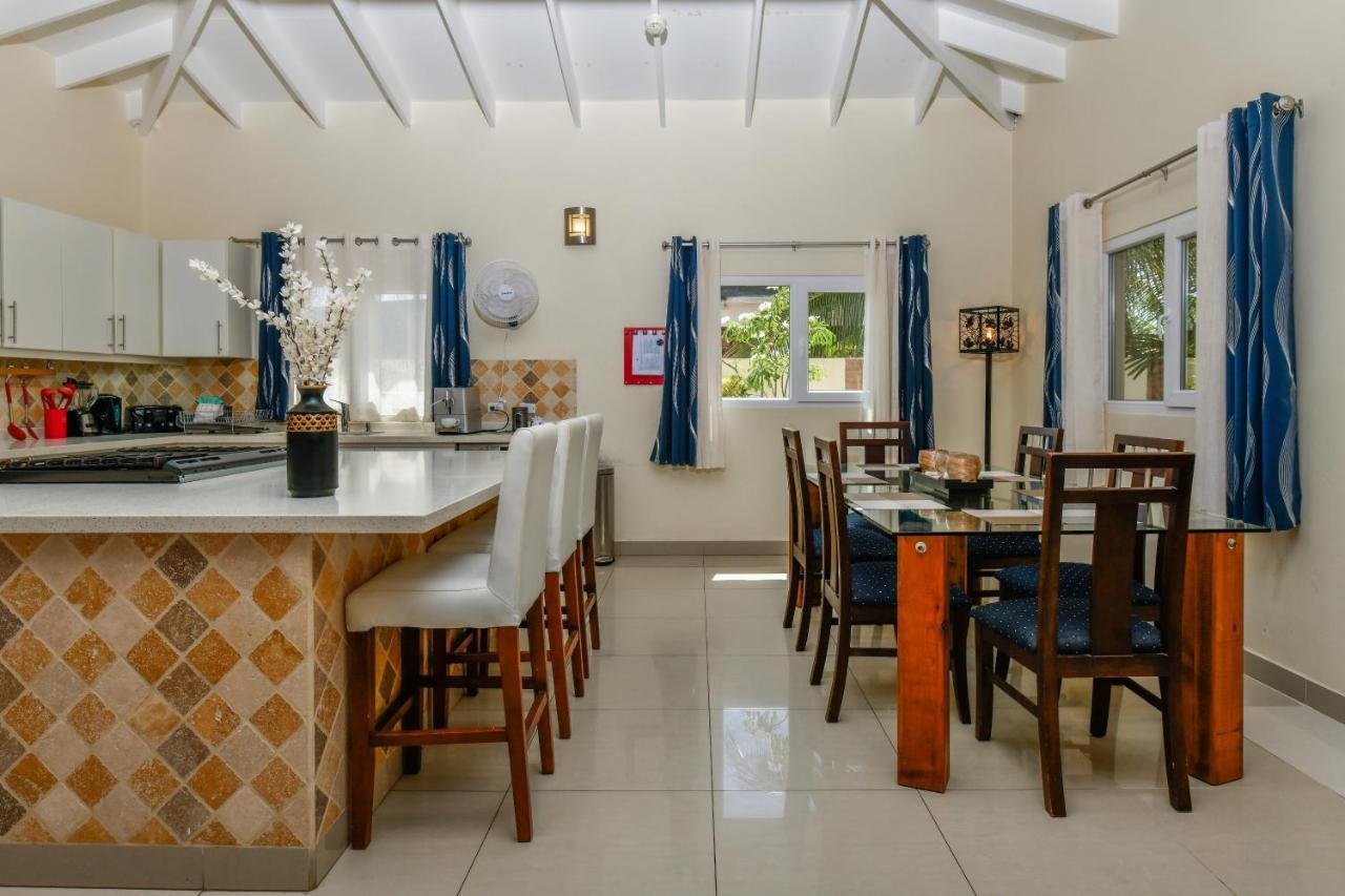 Villa Swiss Paradise With Private Pool Палм Бийч Екстериор снимка