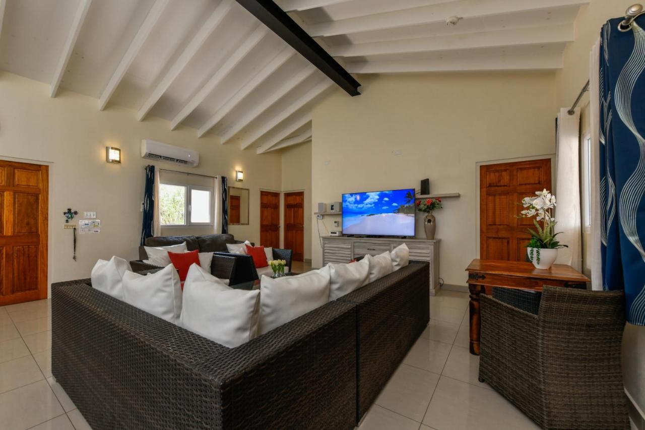 Villa Swiss Paradise With Private Pool Палм Бийч Екстериор снимка
