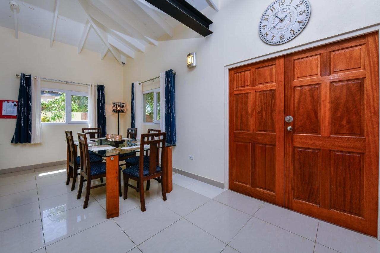 Villa Swiss Paradise With Private Pool Палм Бийч Екстериор снимка