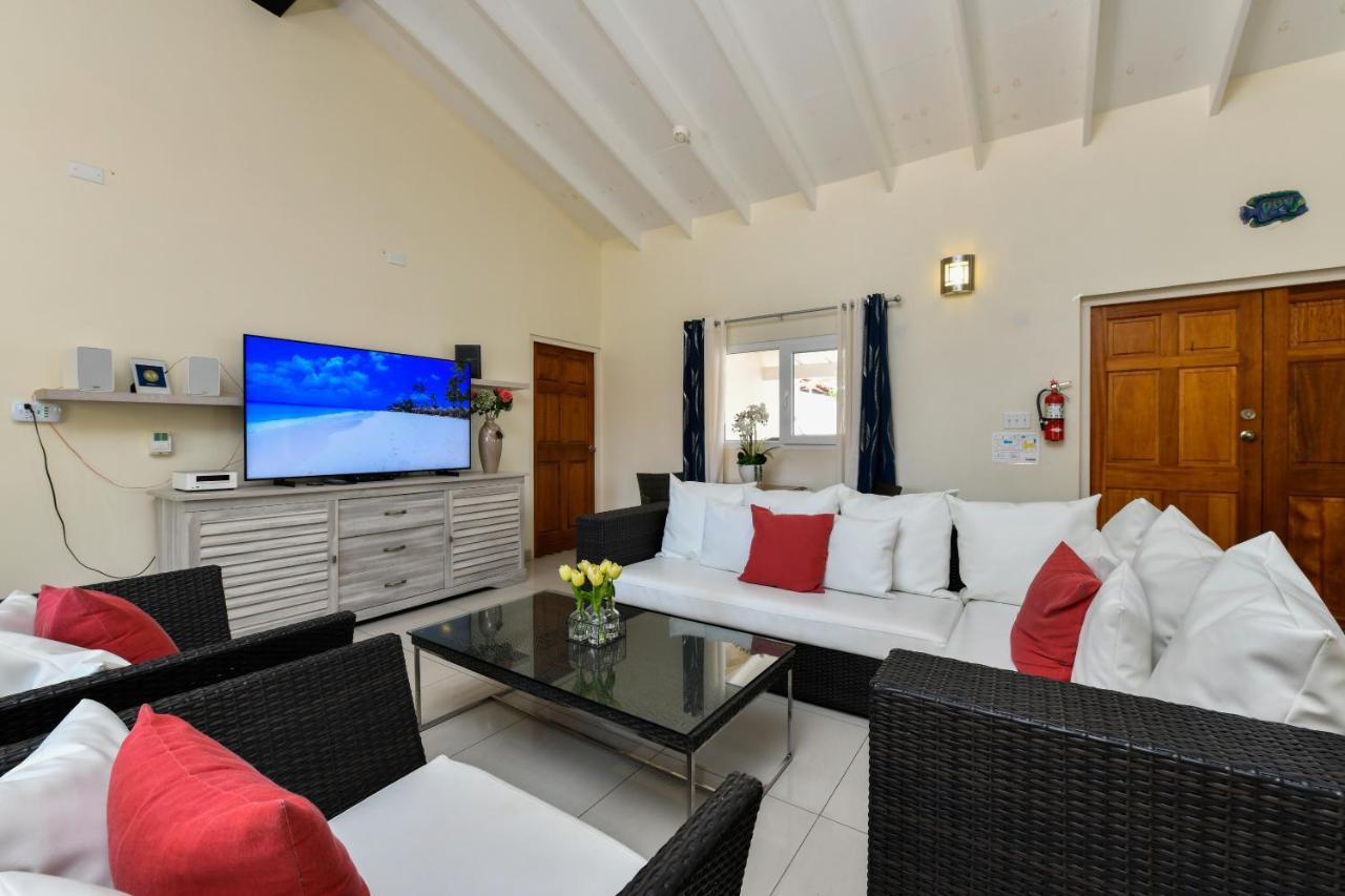 Villa Swiss Paradise With Private Pool Палм Бийч Екстериор снимка