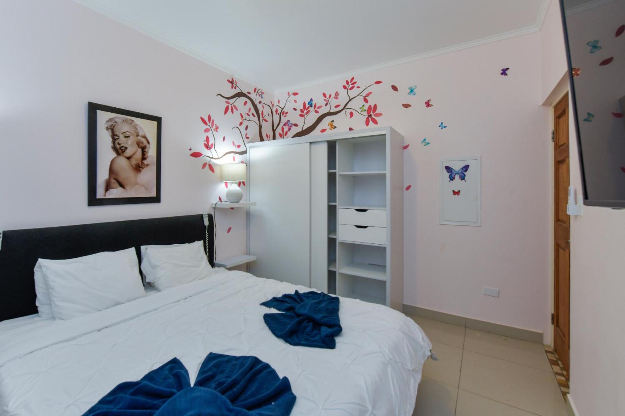 Villa Swiss Paradise With Private Pool Палм Бийч Екстериор снимка