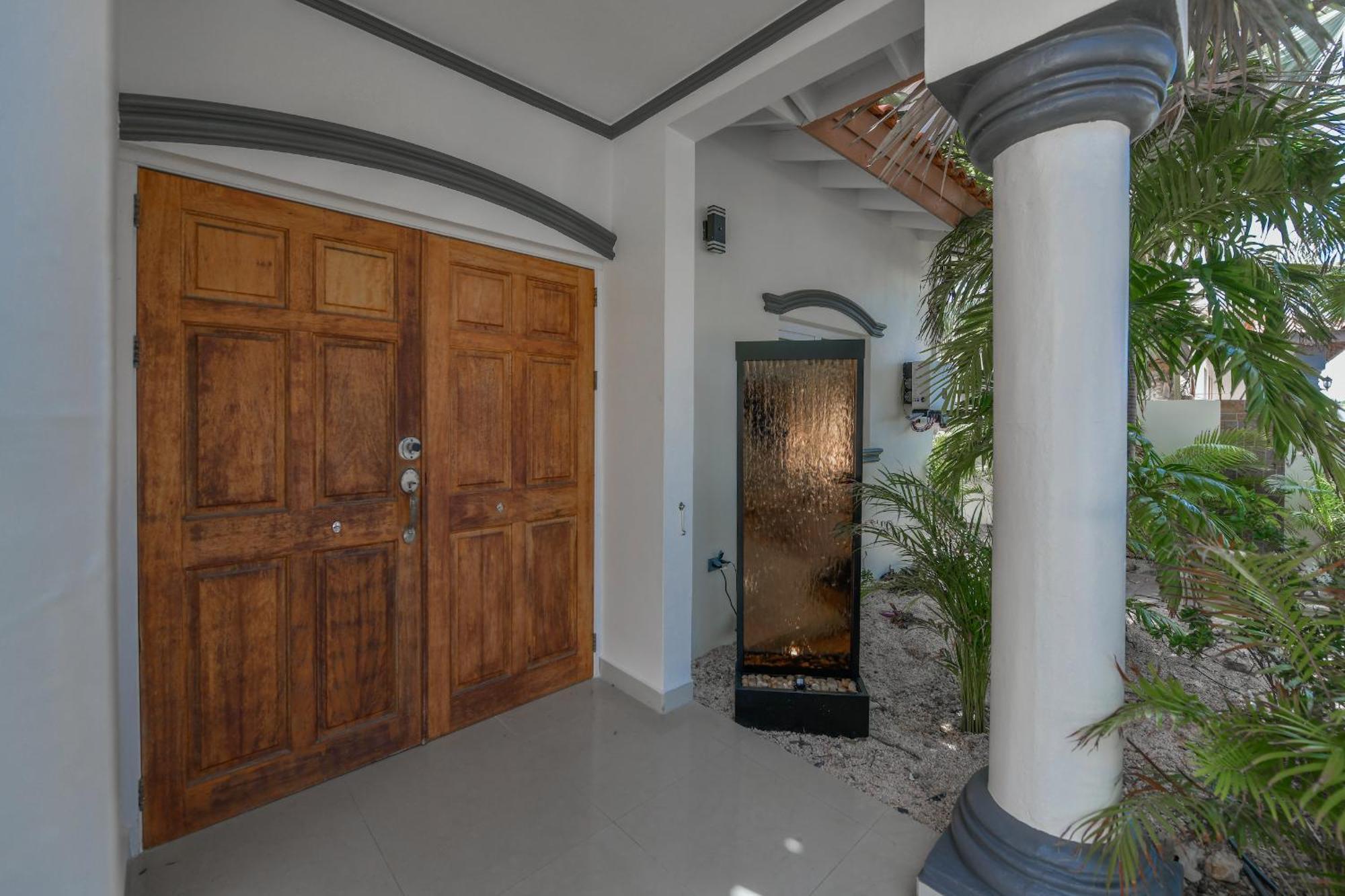 Villa Swiss Paradise With Private Pool Палм Бийч Екстериор снимка